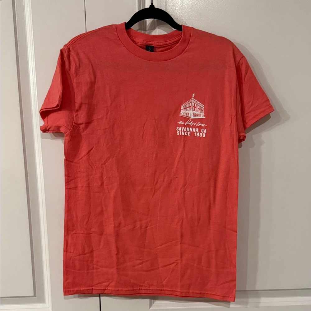 Never worn The Lady & Sons Gildan Coral Short Sleeve Tee size s
